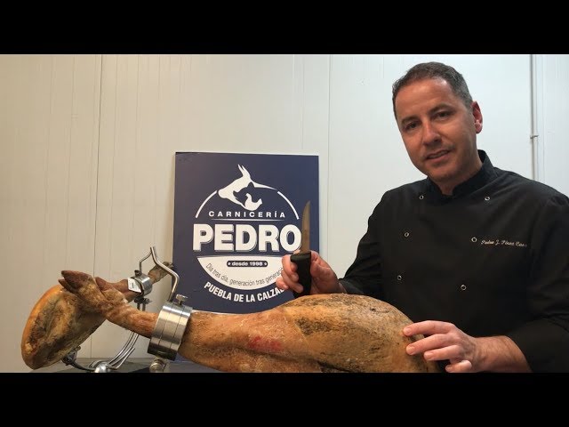 como empezar a cortar una pata de jamon serrano