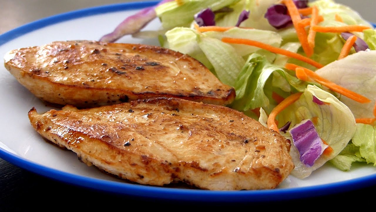 100 gramos de pechuga de pollo a la plancha