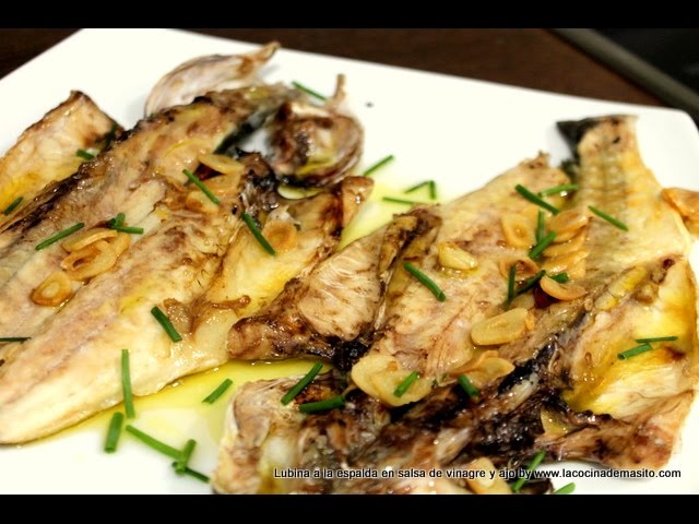 Lubina horneada a la espalda