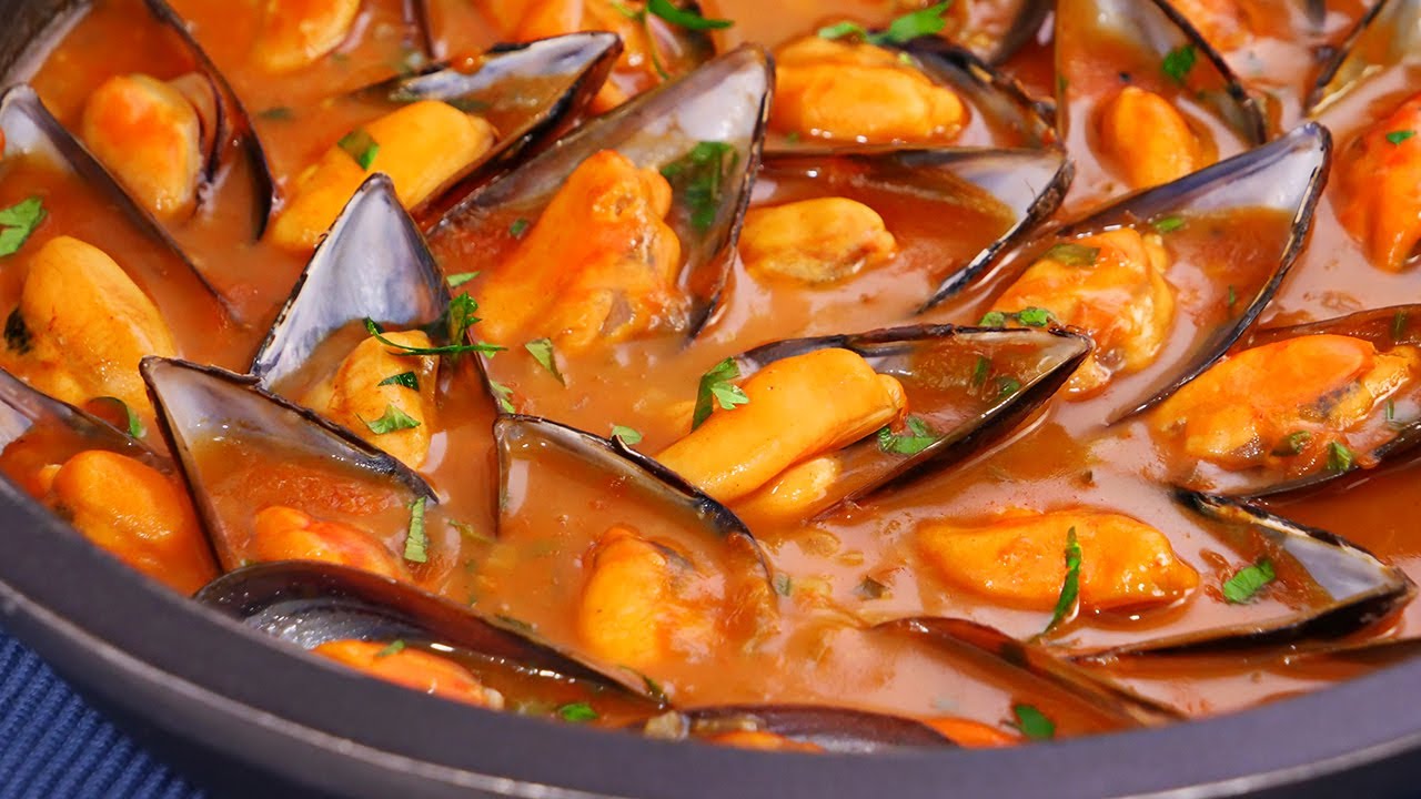 Cómo preparar mejillones en salsa al estilo de los bares