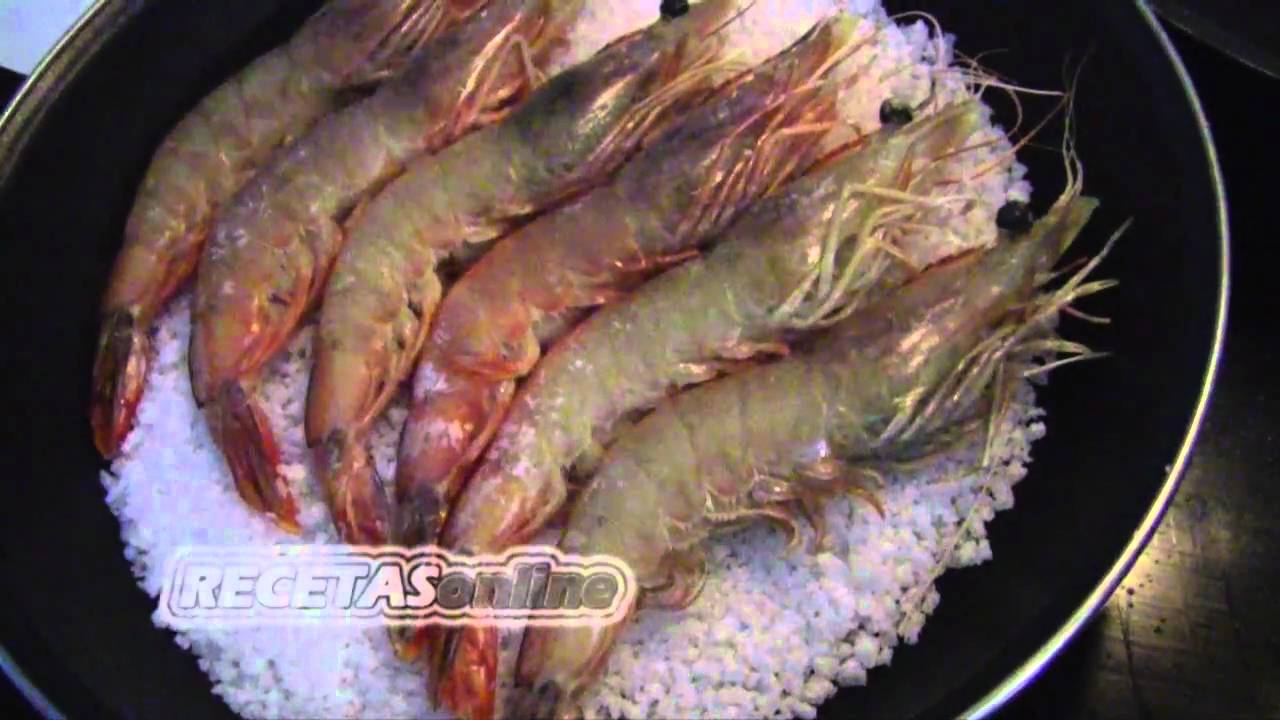 Langostinos asados con sal gruesa