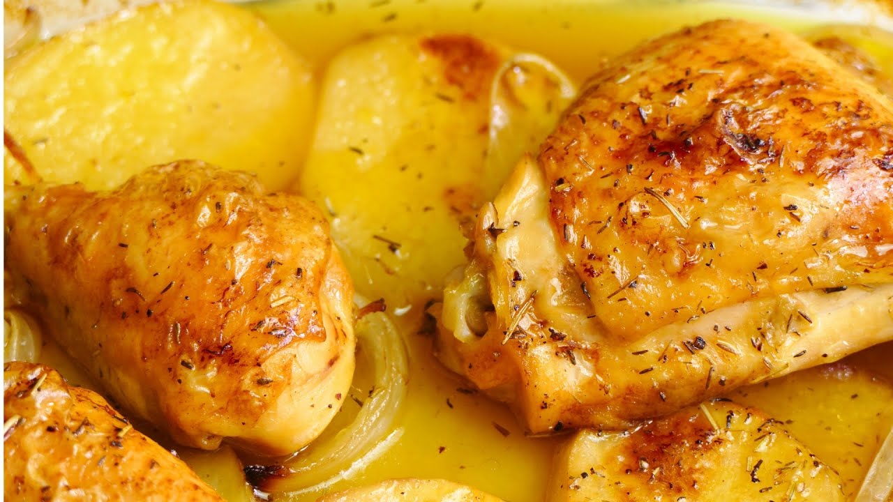 Pollo asado con patatas al horno con aire caliente