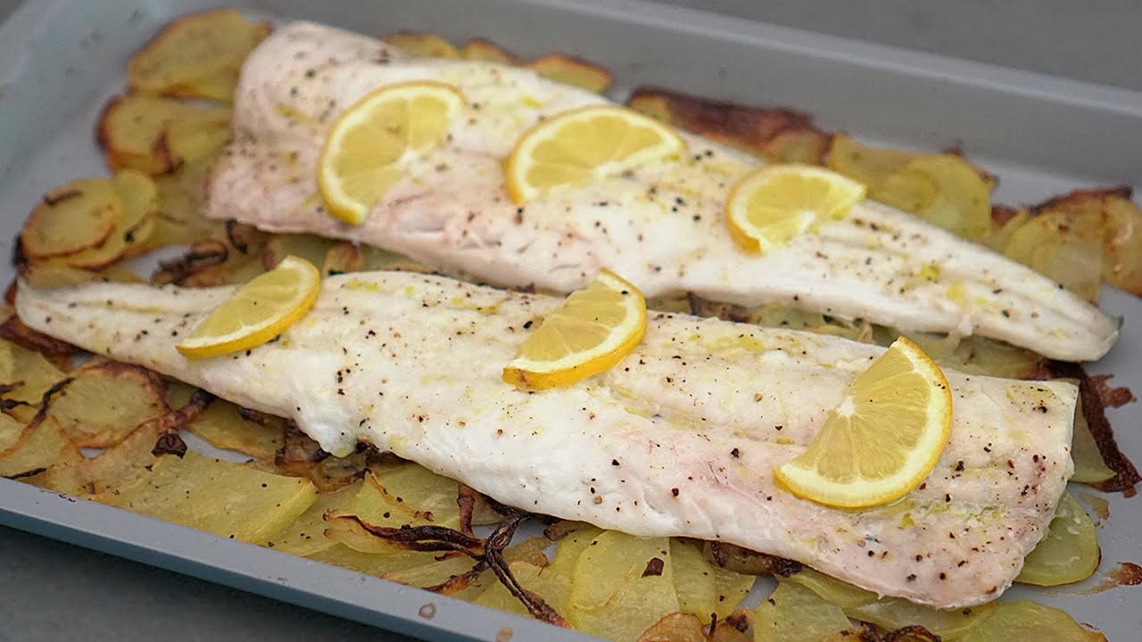 Preparación de merluza congelada al horno con patatas y cebolla