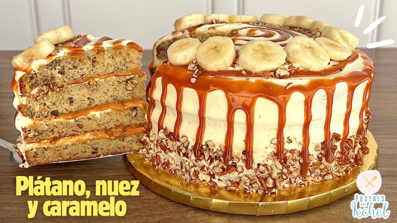Tarta de plátano con salsa de caramelo