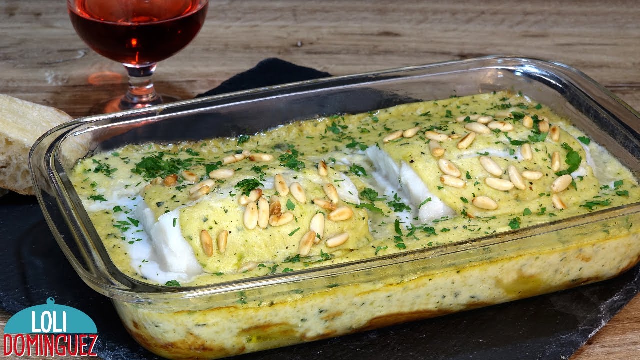 Bacalao horneado con salsa bechamel y acompañado de patatas