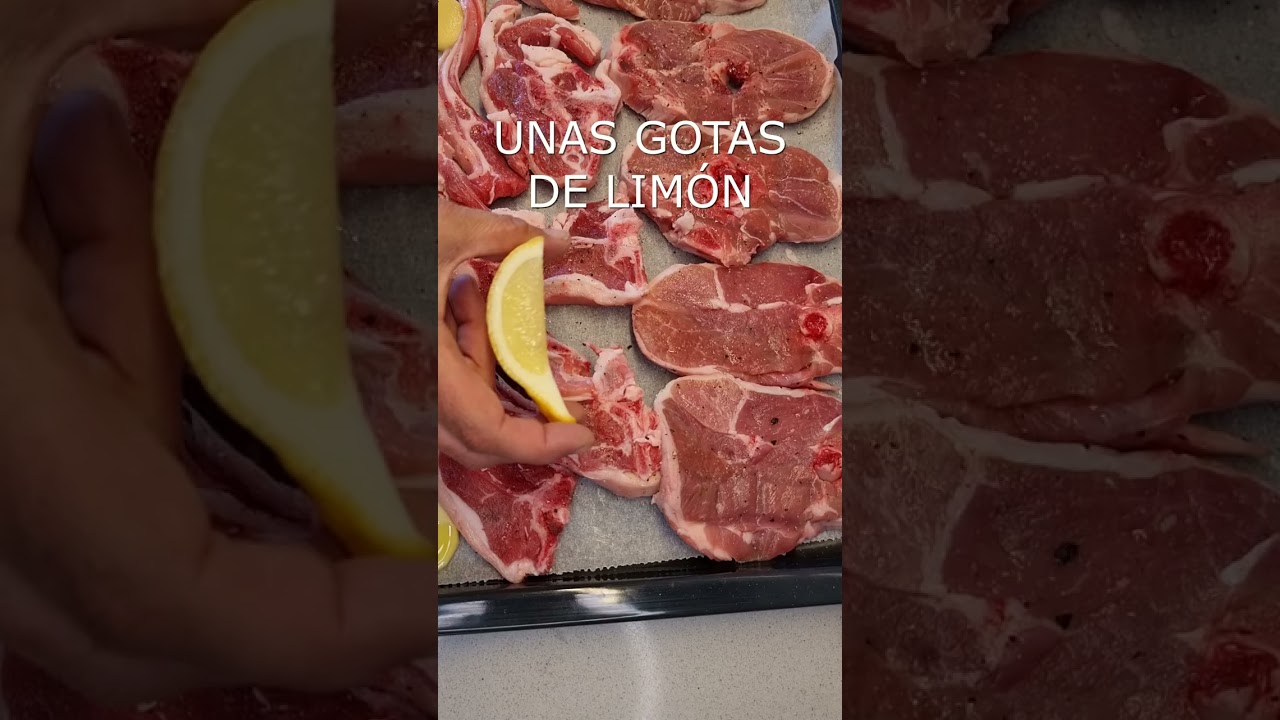 Deliciosas chuletas de cordero asadas para lograr un exterior crujiente