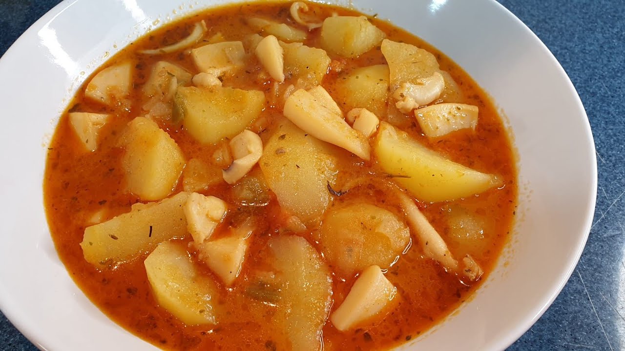 Delicioso plato gallego: Chocos con patatas