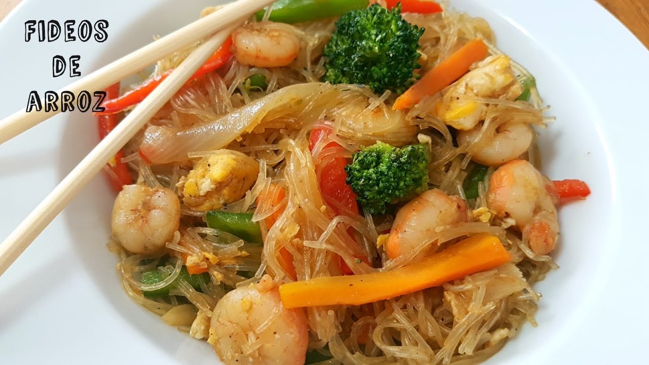 Gambas salteadas con fideos de arroz