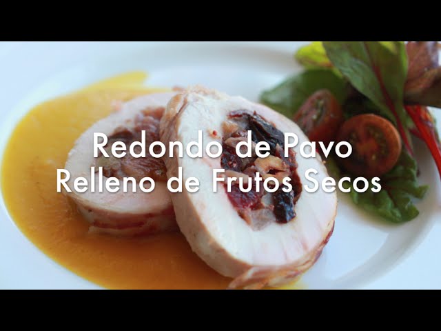 Pavo relleno al horno con forma redonda