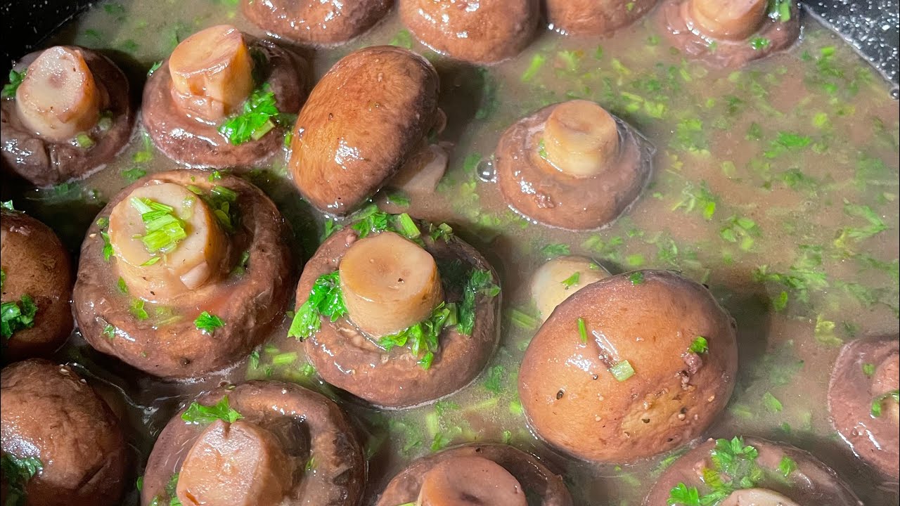 Salsa de champiñones cocinados en vino tinto