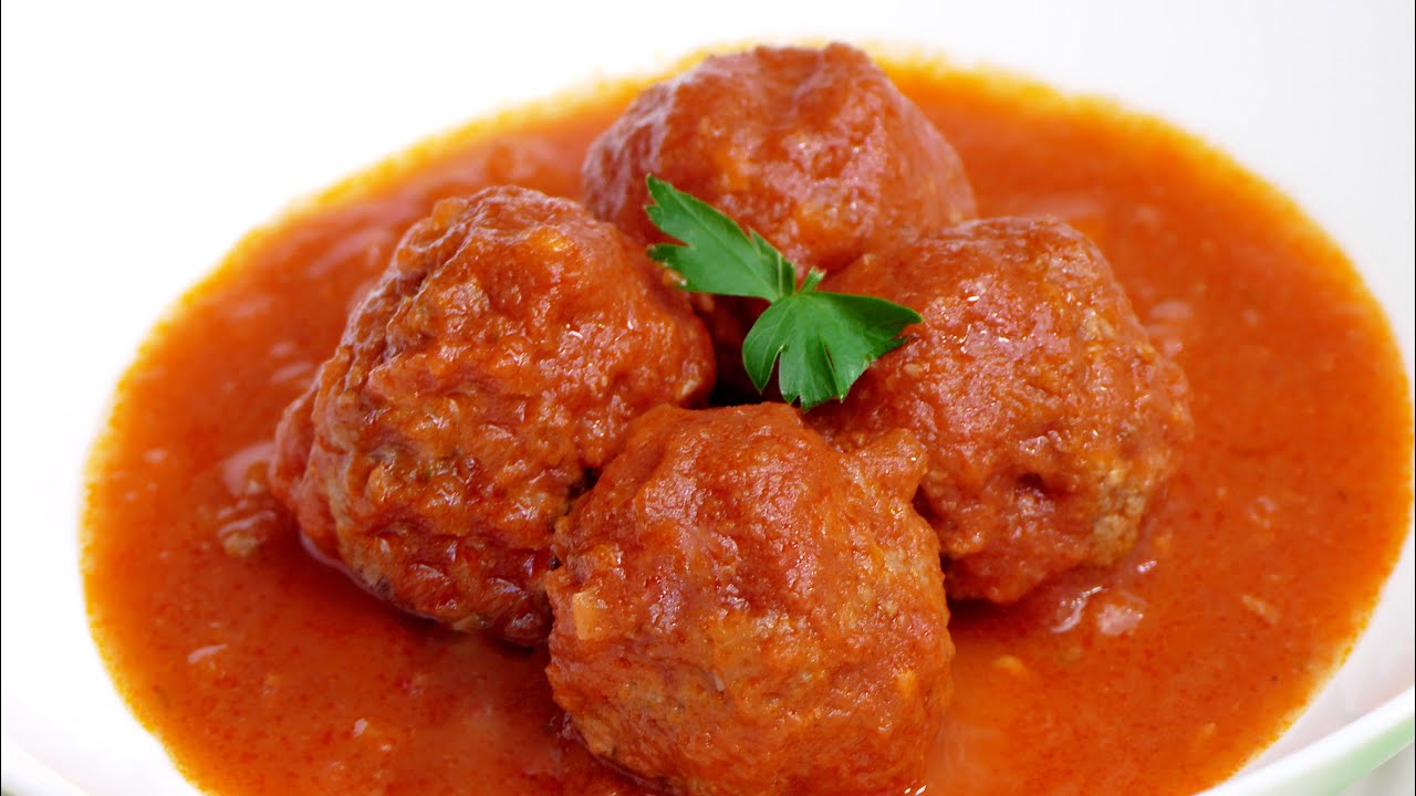 Albóndigas con salsa de tomate casera