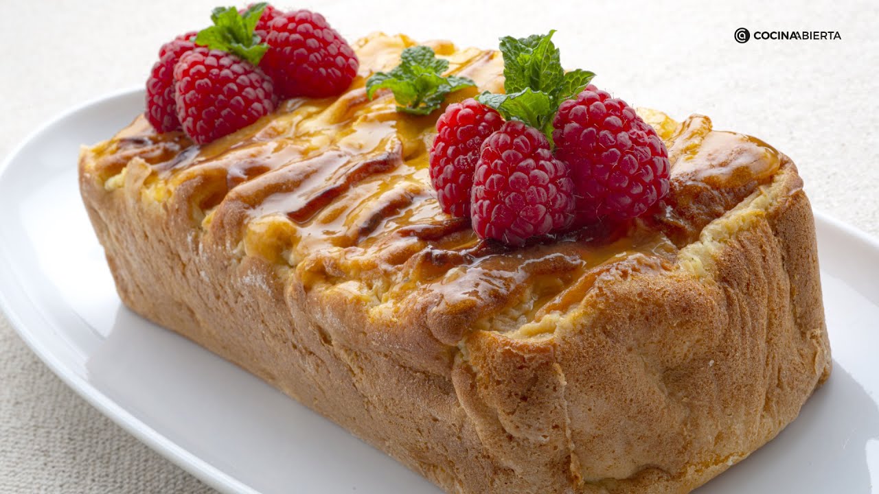 Bizcocho de manzana con pan rancio