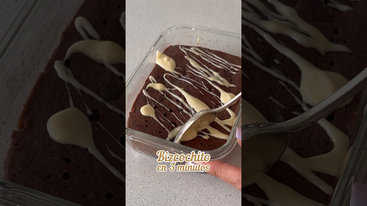 Bizcocho rápido de galletas con yogur en microondas