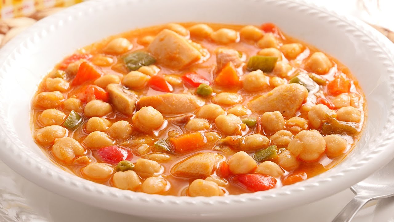 Cómo preparar un delicioso cocido con garbanzos en conserva y pollo