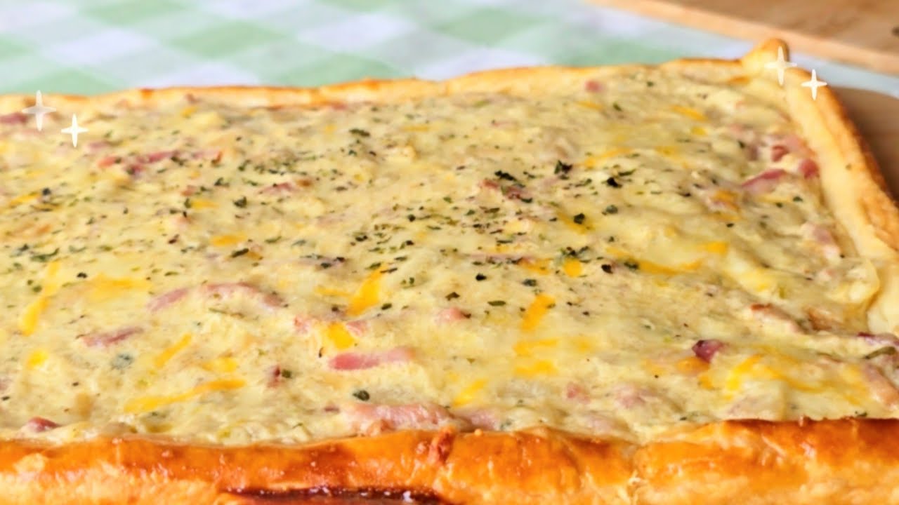 Delicioso hojaldre de bacon queso y cebolla