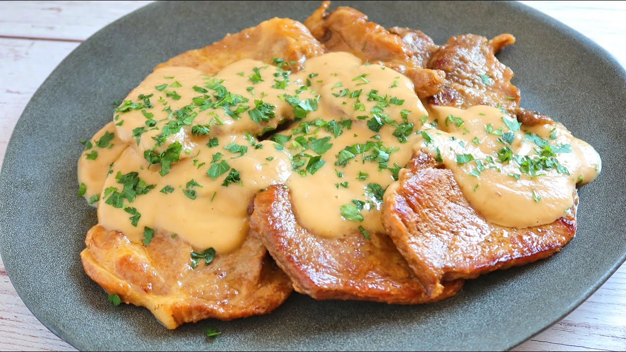 Filetes de carne en salsa de cebolla
