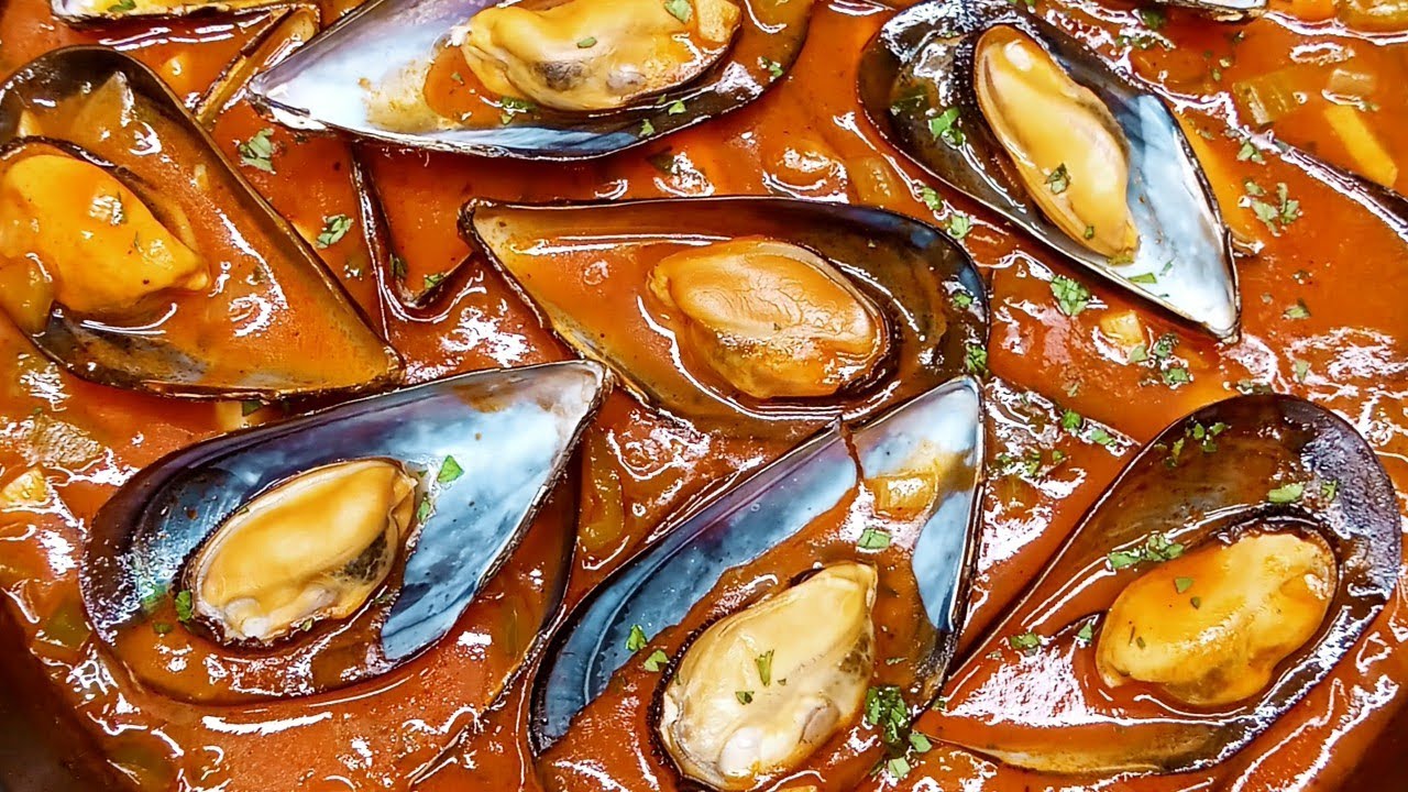 Mejillones en salsa de tomate con un toque picante