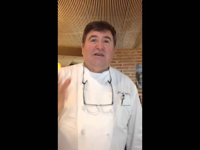 Merluza a la bilbaina con salsa de pimientos