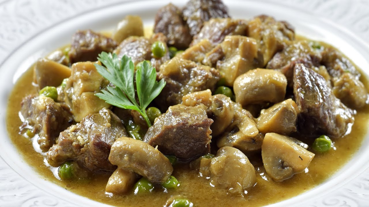 Preparación rápida de carne guisada con champiñones