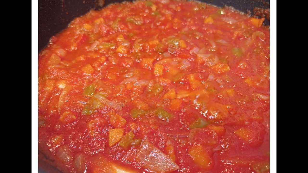 Sofrito de tomate cebolla y pimiento