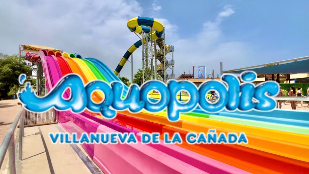 Toboganes en Aquópolis Villanueva de la Cañada