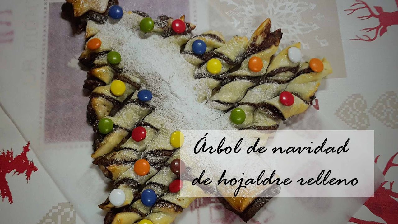 Árbol de Navidad de hojaldre relleno de crema de cacao
