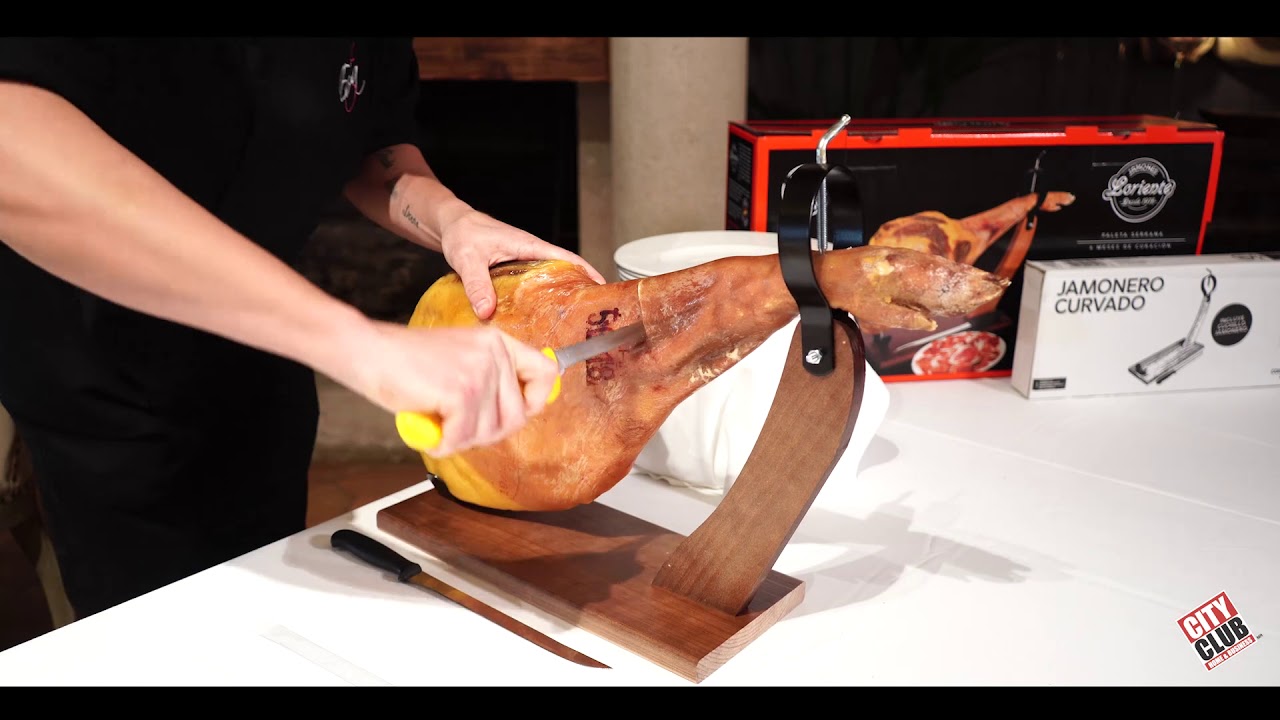 Cómo colocar la paleta en el soporte del jamonero