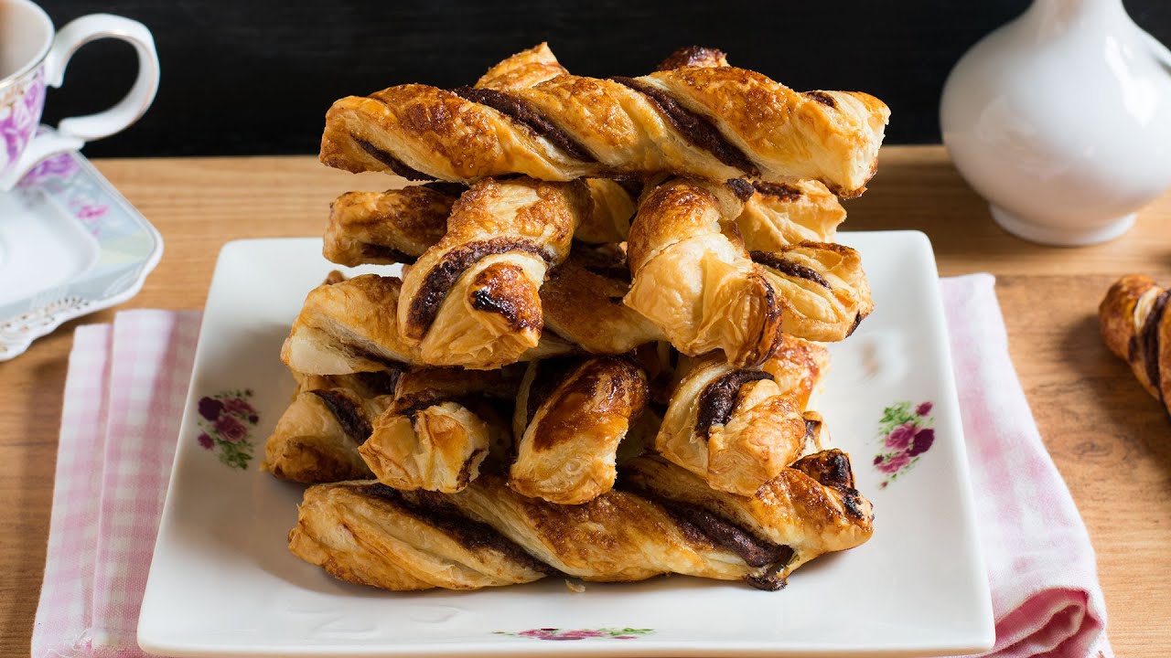 Cómo hacer un delicioso postre de hojaldre relleno de Nutella