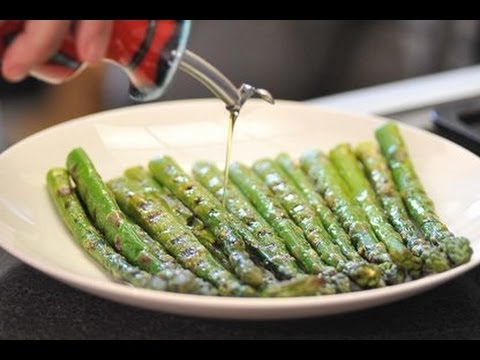 Espárragos en lata a la parrilla