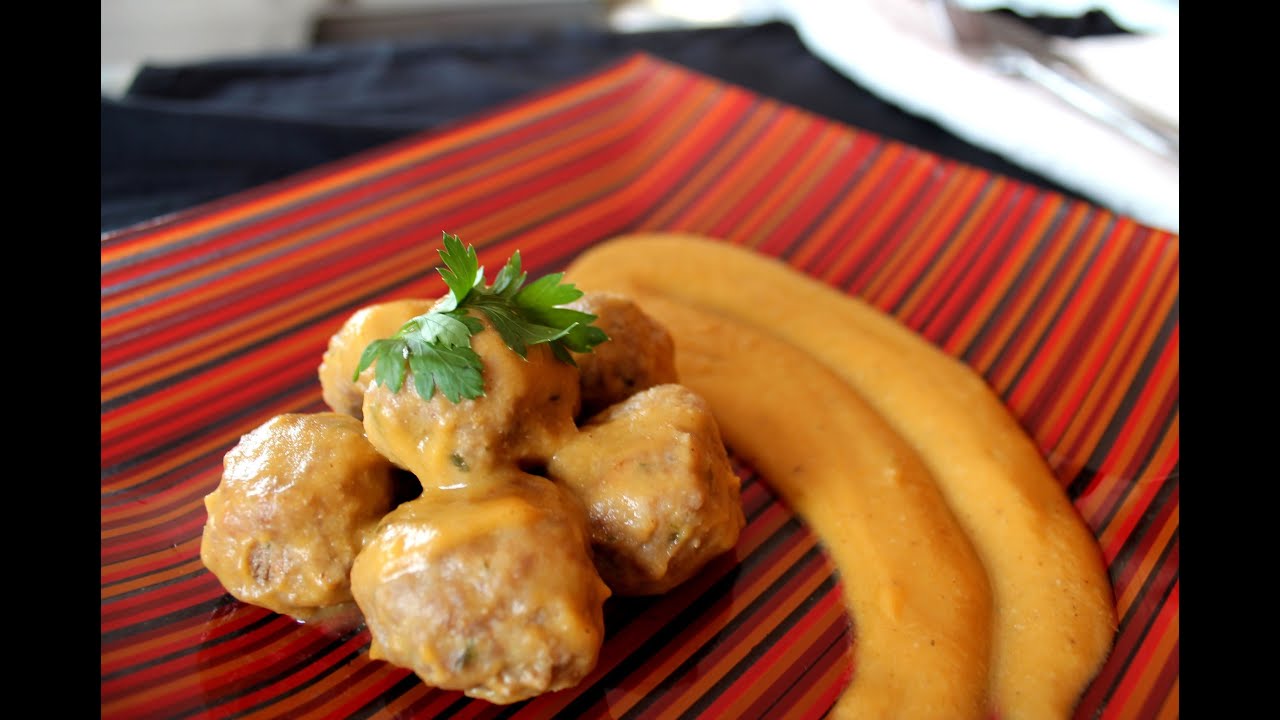 Albóndigas con salsa de cebolla y zanahoria