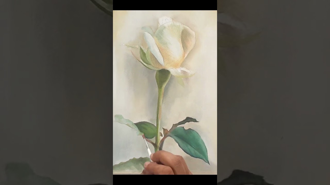 Flor blanca con un intenso aroma floral