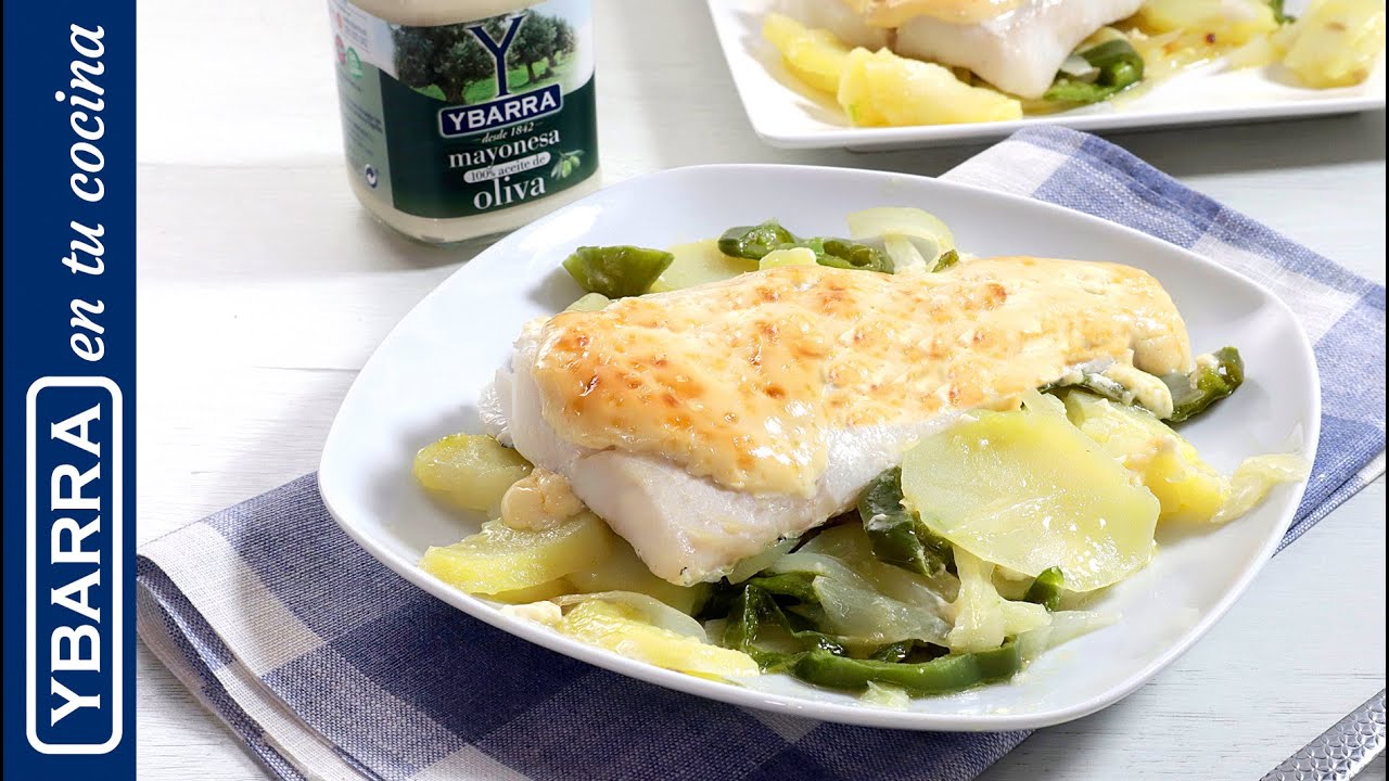 Merluza al horno con mayonesa y patatas
