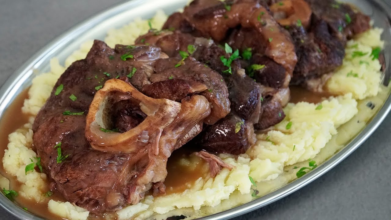 Osobuco de ternera en salsa de vino tinto