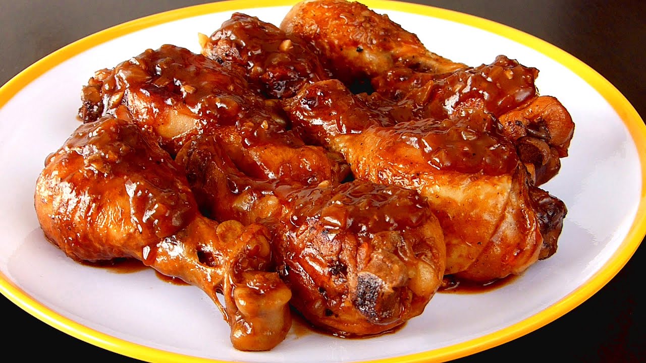 Pollo cocinado con Coca-Cola en una olla