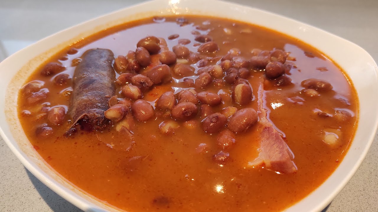 Preparando un sofrito para alubias rojas en conserva