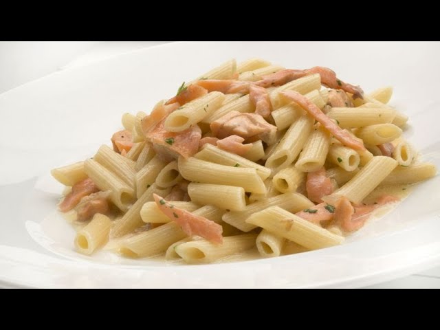 Receta de pasta con salmón ahumado sin crema